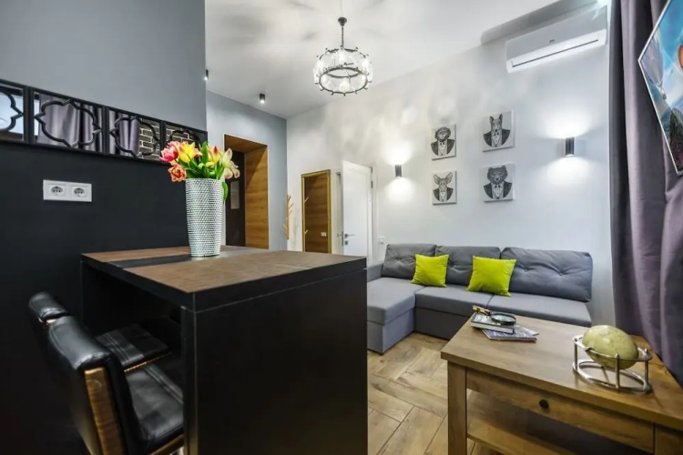 KievApts Pushkinskaya 10