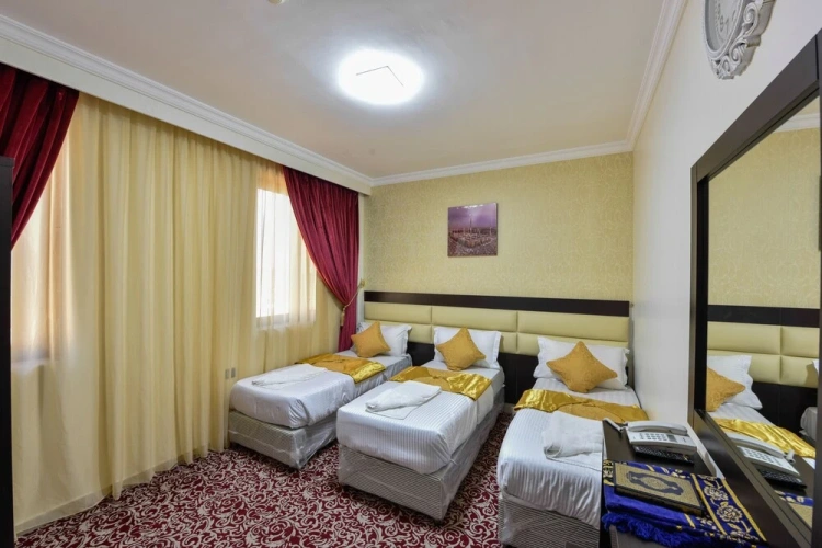 Standard Triple room