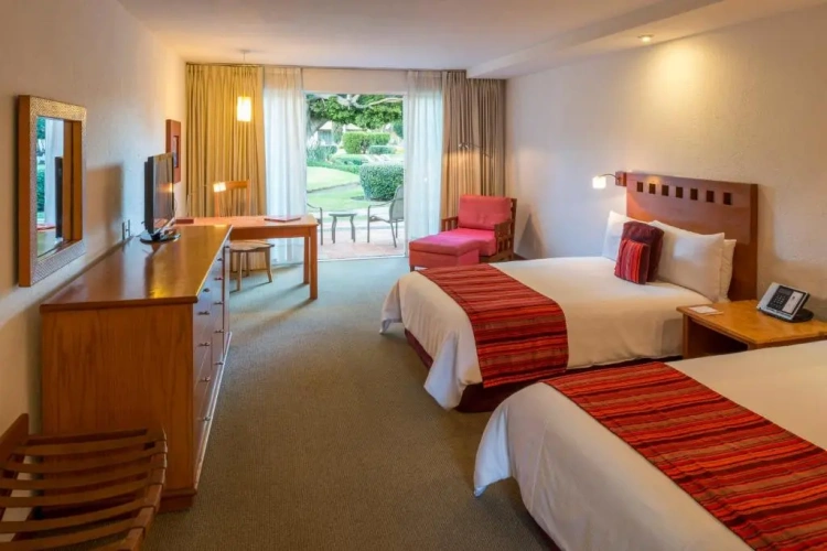 Camino Real Club Executive Twin room