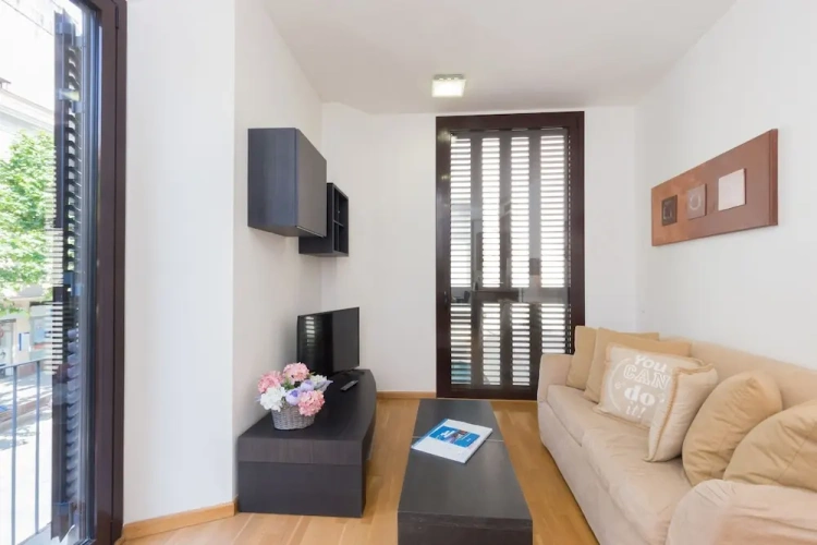 2 Bedrooms Apartment