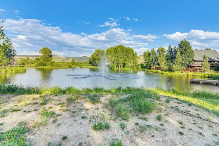 Modern Granby Retreat: Fish, Hike & Relax!