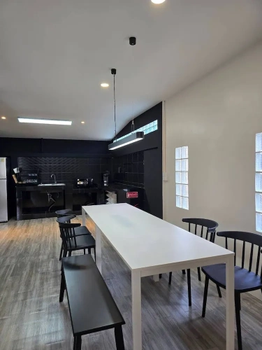 3 Bedrooms Cottage with city view