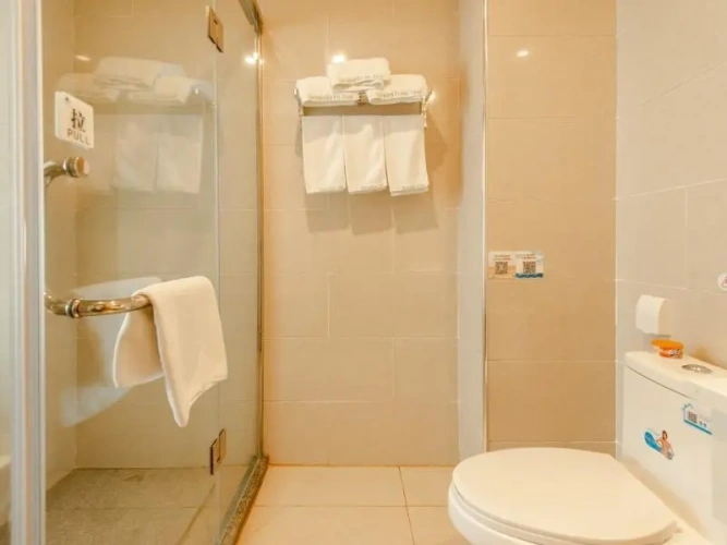 Standard Double room with street view