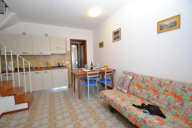 Spacious and Bright Flat With Swimming Pool - Beahost