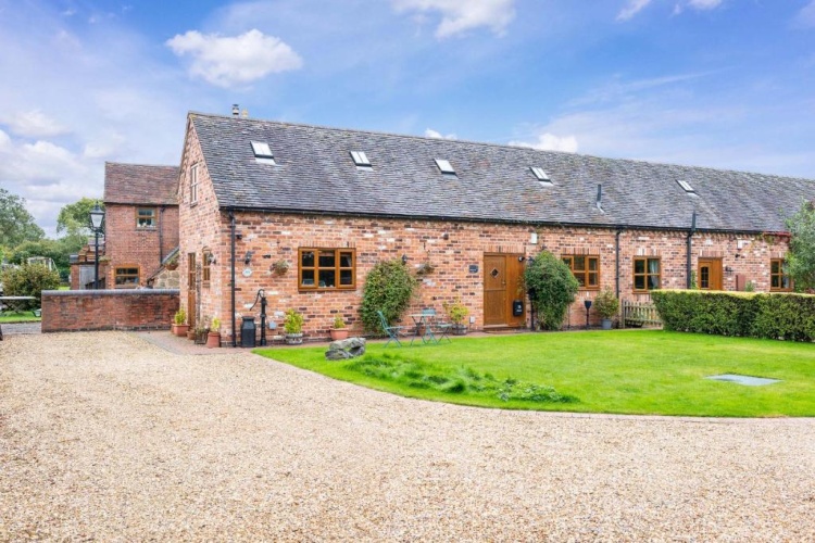 3 Bedrooms Single Cottage