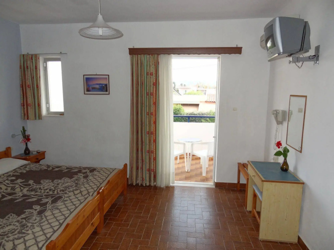 Michalis Studios & Apartments