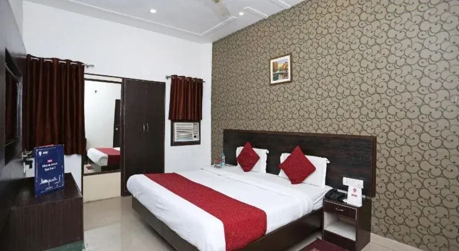 Hotel Kanha Continental by OYO