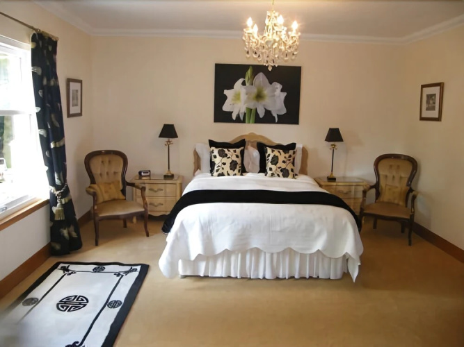 Arden Country House