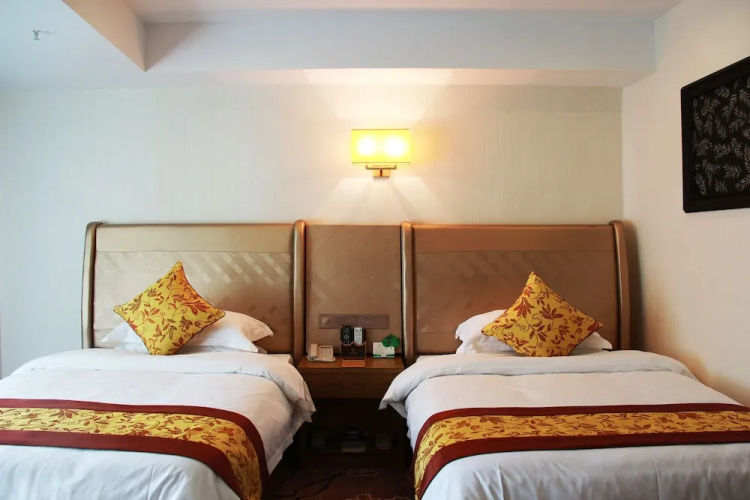 HuangGuoShuYuQuanHotel