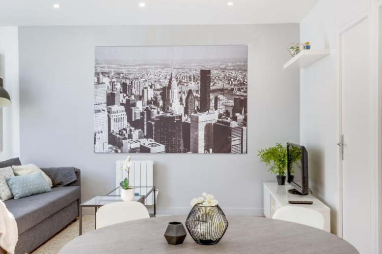 2 Bedrooms Apartment