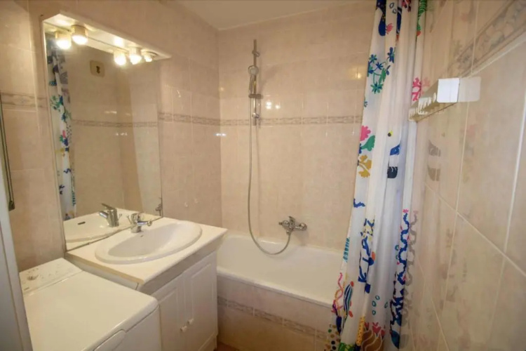 NICE 25 m BRIGHT with BALCONY and POOL