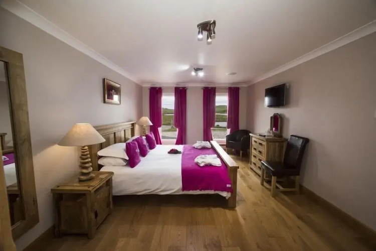 Ceann an Loch Cottage