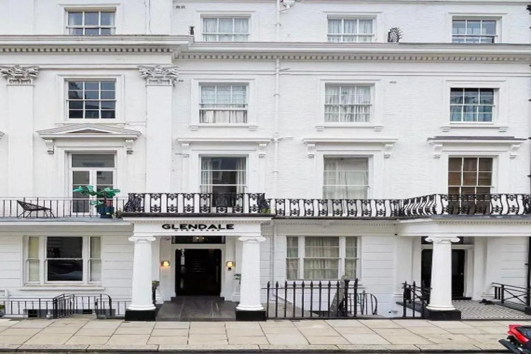 Glendale Hyde Park Hotel