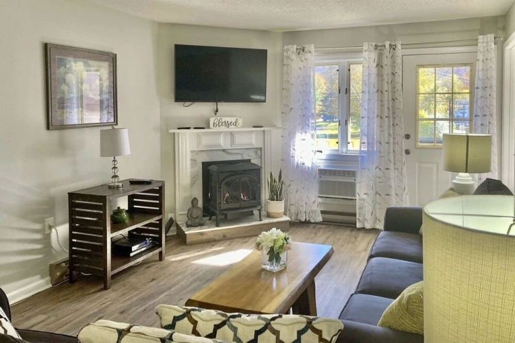 2 Bedrooms Apartment