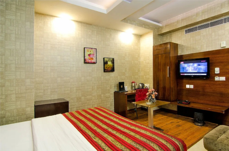 Hotel Omega Residency