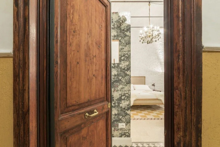 Romantic Vintage Colosseum Apartment