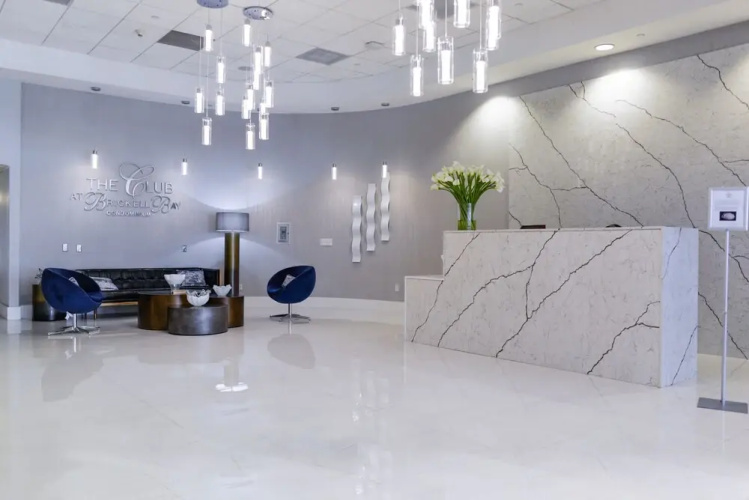 Stunning Apartment W pool & Gym- Parking