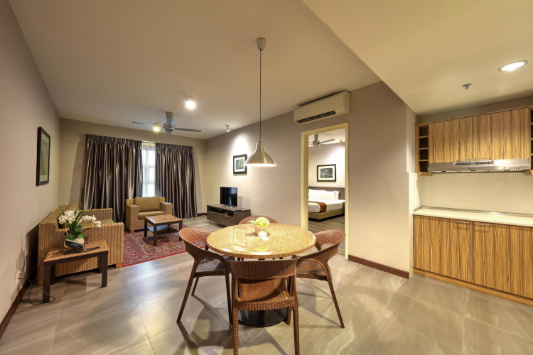 Acappella Suite Hotel