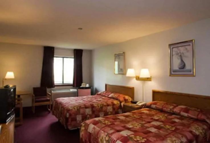 Eastbrook Inn