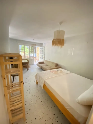 Economy Suite