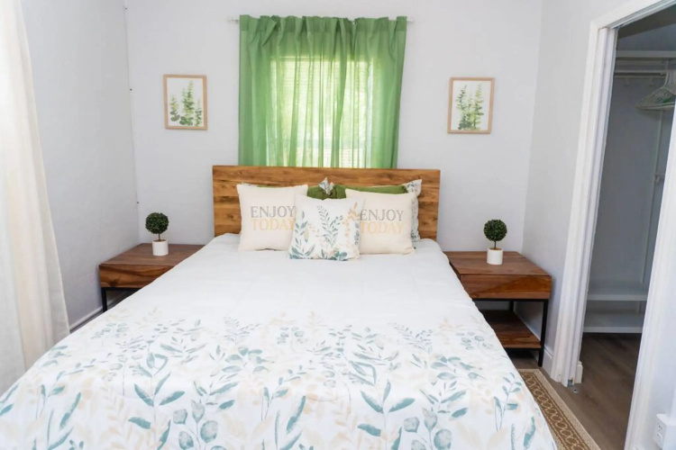Beachside Bliss Cozy 2 BD Retreat Pompano Beach