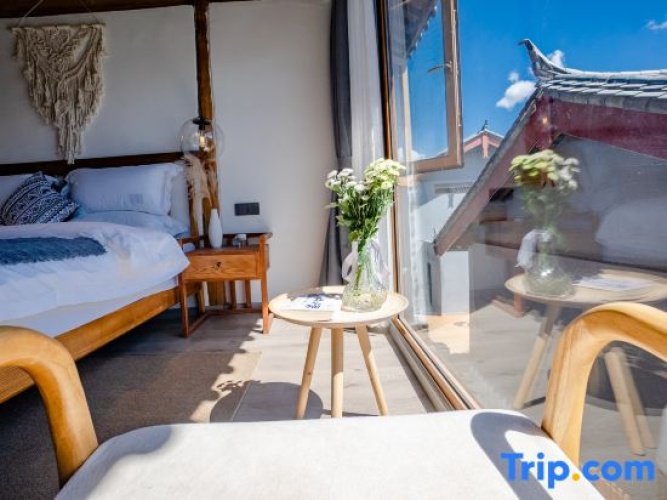 Duplex Suite with courtyard view