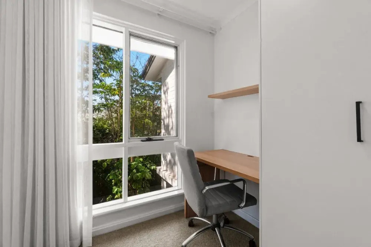 Stylish 2-bed Townhouse in Leafy Hyde Park