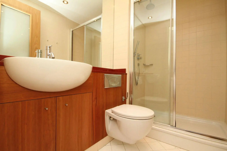 Forbes Street Apartment