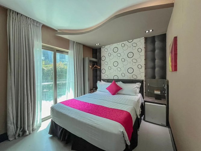 Eloisa Royal Suites
