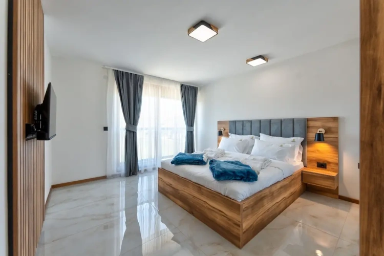 1 Bedroom Executive Apartment with balcony and with mountain view