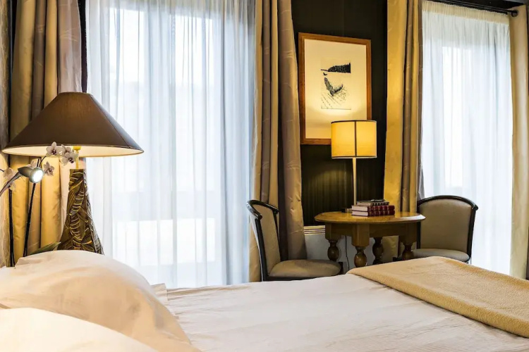 hotel Regis
