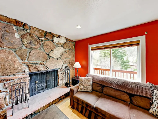 Vail Mountain Condo with Hot Tub by RedAwning