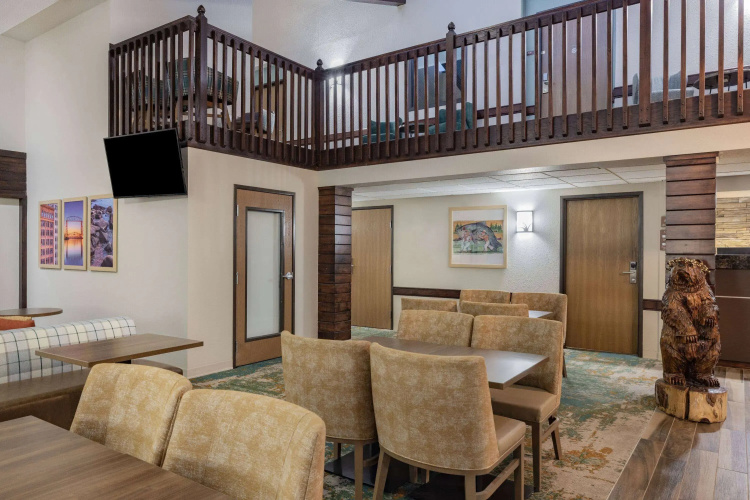 AmericInn by Wyndham Duluth South Black Woods Event Center