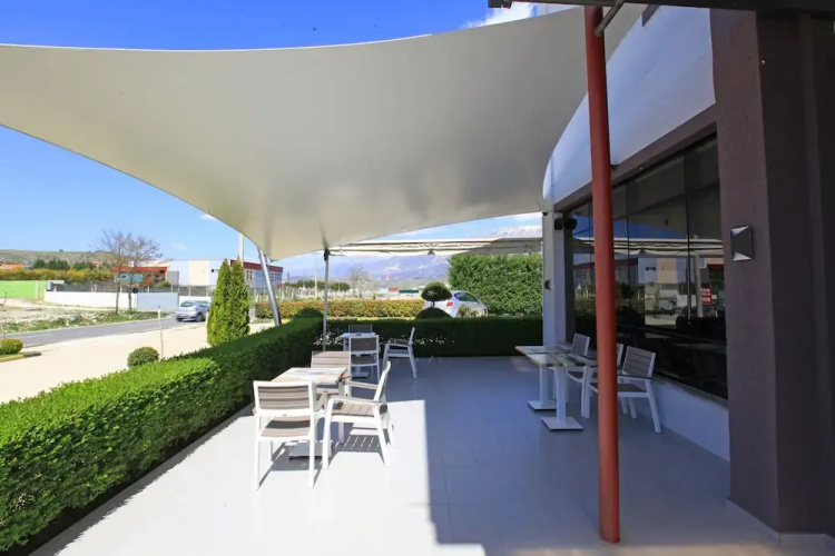 White Palace Hotel