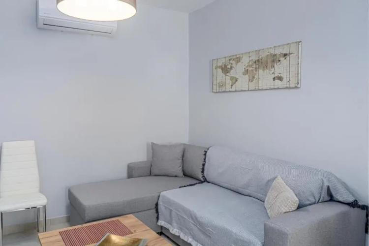 J&T Apartment - 150m from the beach