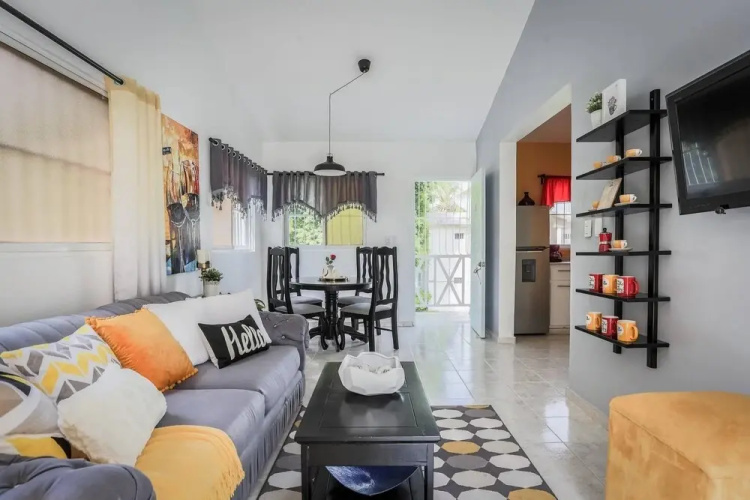 Calm, Beauty, and Coziness in a Centric Apartment