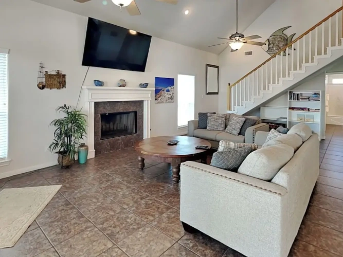 4 Bedrooms Cottage with balcony