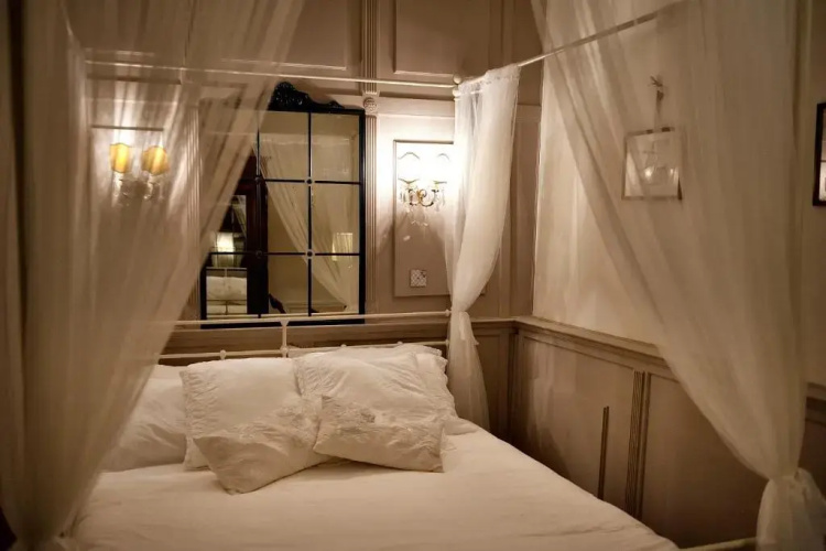 Oltrarno Florence Apartment