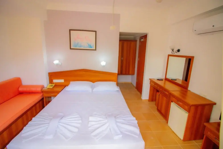 Celeste Hotel