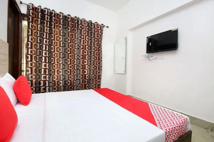 Oyo 24666 Samar Residency