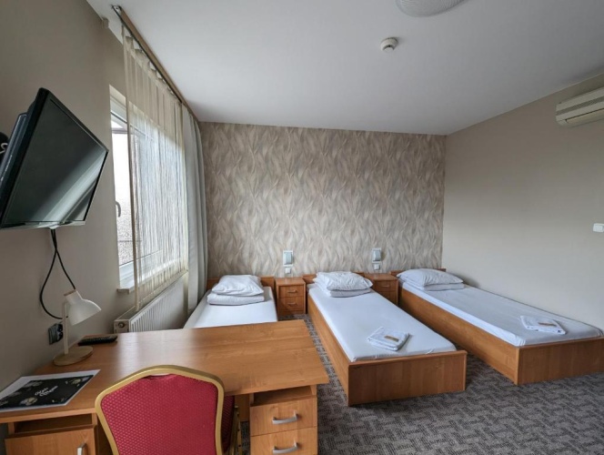 Standard Triple room
