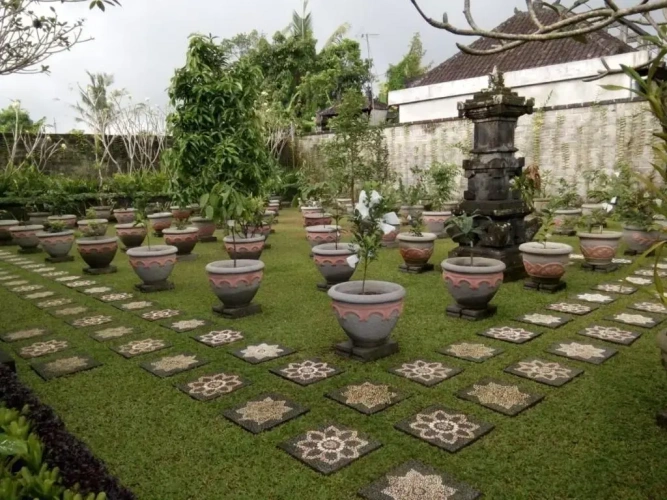 Standard Family room with garden view