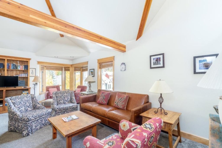 3 Bedrooms Cottage