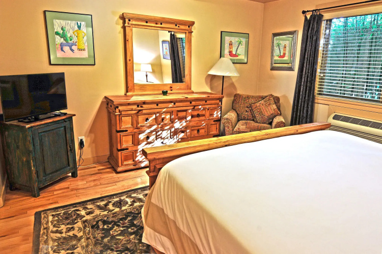 Blue Iguana Inn