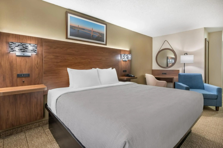 Quality Inn & Suites Rockport - Owensboro North (GOLD AWARD WINNER)