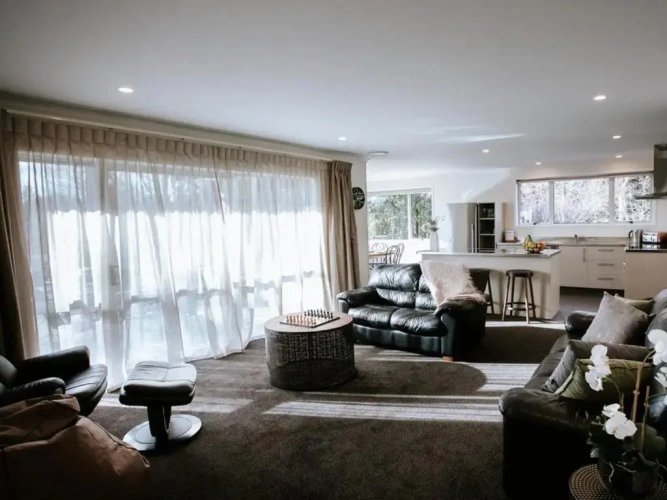 3 Bedrooms Apartment
