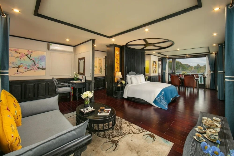 Grand Suite with balcony