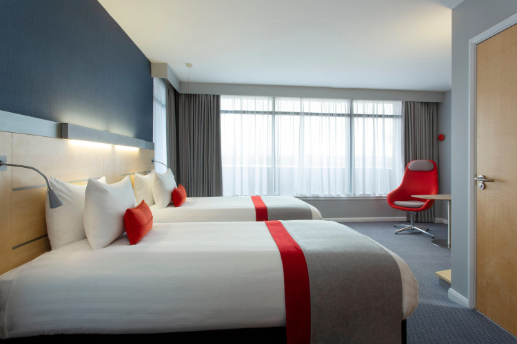 Holiday Inn Express Cheltenham Town Centre photo 7