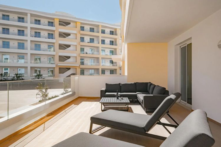 KAPLAN in Lagos with 2 bedrooms and 3 bathrooms