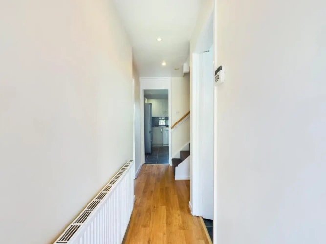 3 Bedrooms Apartment